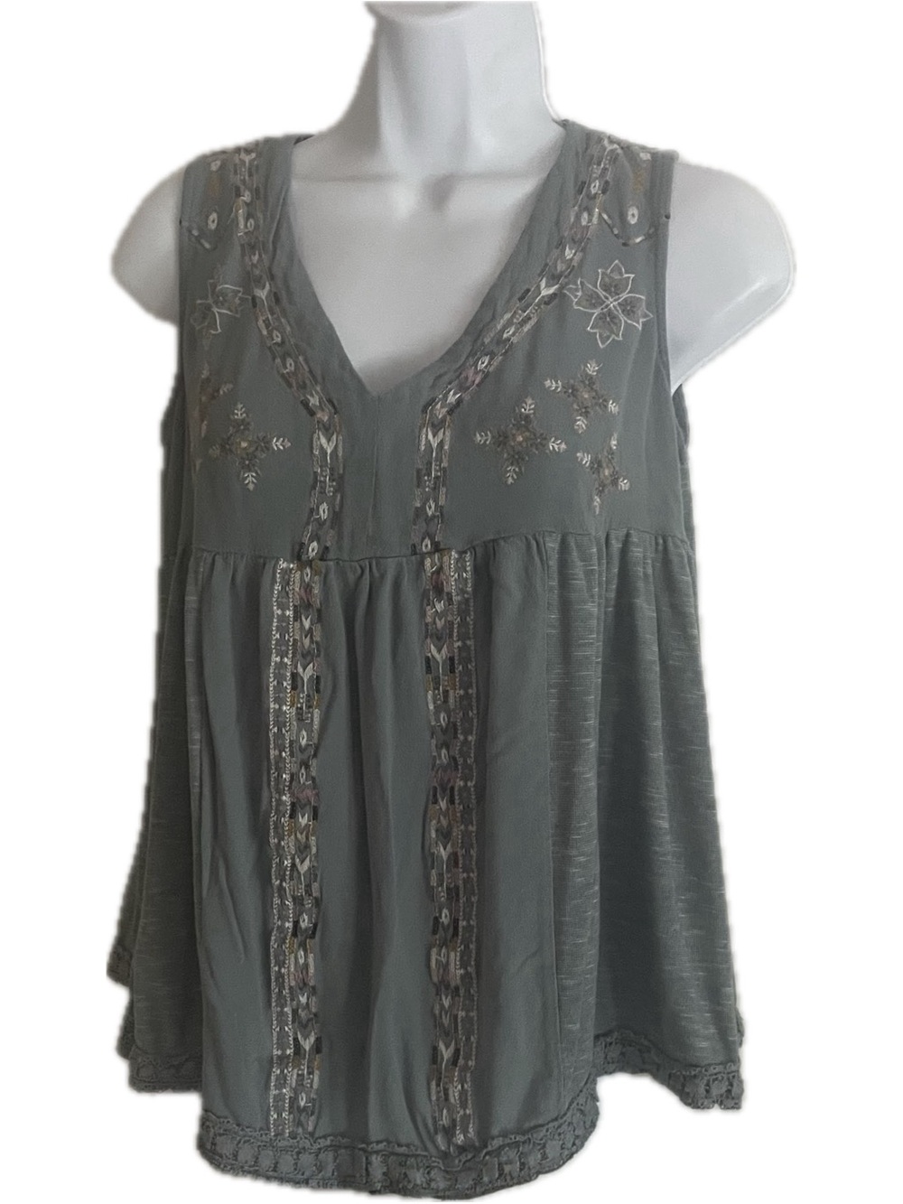 Knox Rose Sage Green Embroidered V-Neck Flowy Tank